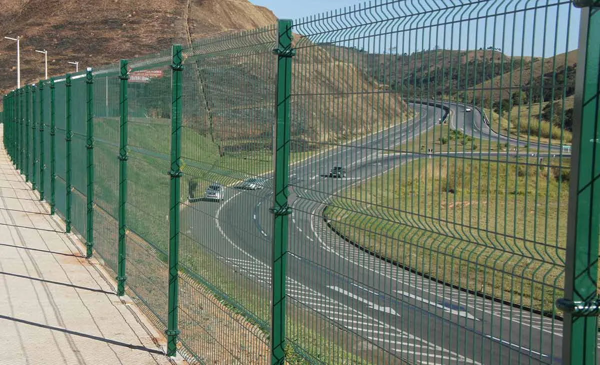 Cercamento para rodovias: conheça as 7 melhores soluções Cercamento para rodovias: conheça as 7 melhores soluções