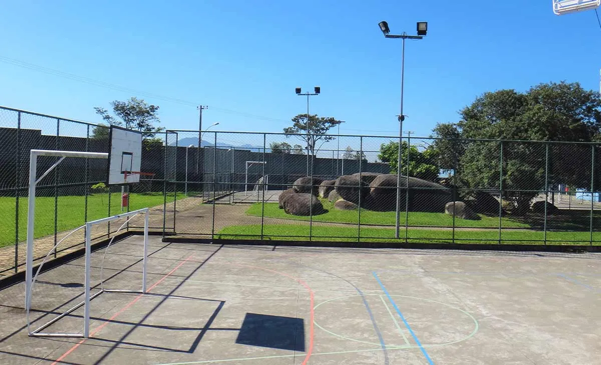 Como montar uma quadra esportiva segura e confortável Como montar uma quadra esportiva segura e confortável