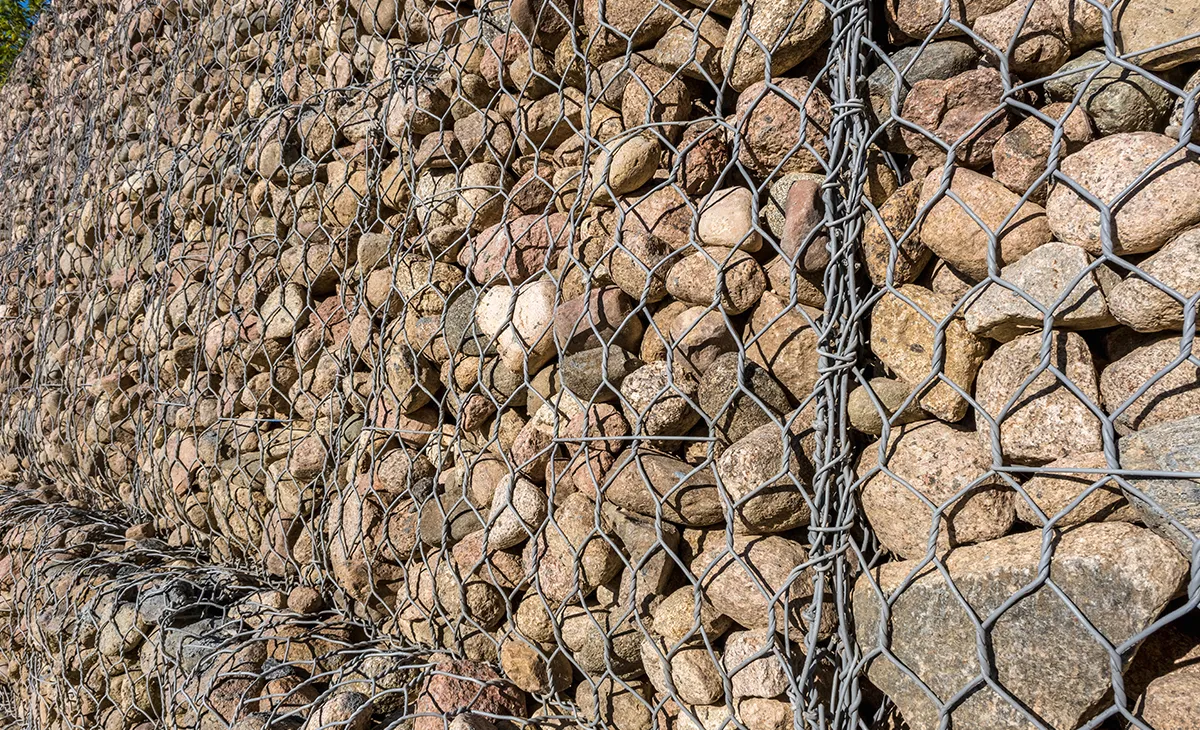 O que é um gabião? Conheça as vantagens de usar em seu projeto O que é um gabião? Conheça as vantagens de usar em seu projeto