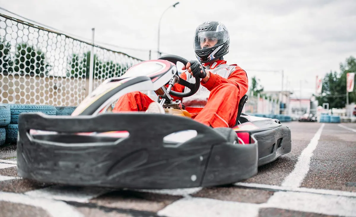 Como tornar a pista de corrida e kart segura? Como tornar a pista de corrida e kart segura?