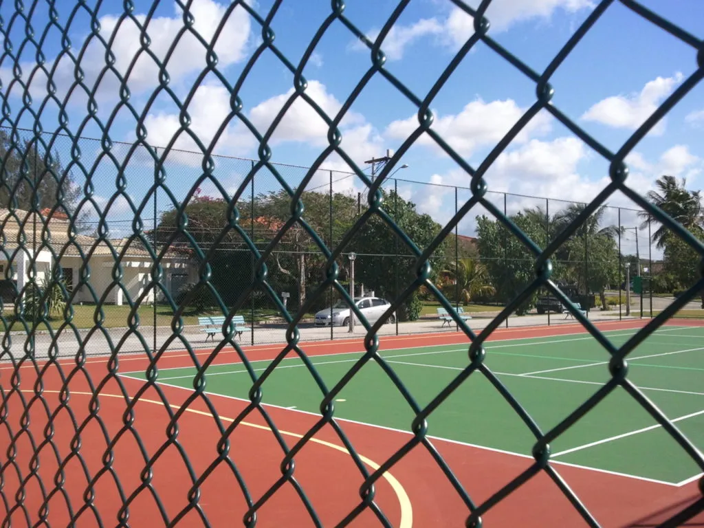 Qual o tamanho de correto de uma quadra esportiva? Qual o tamanho de correto de uma quadra esportiva?